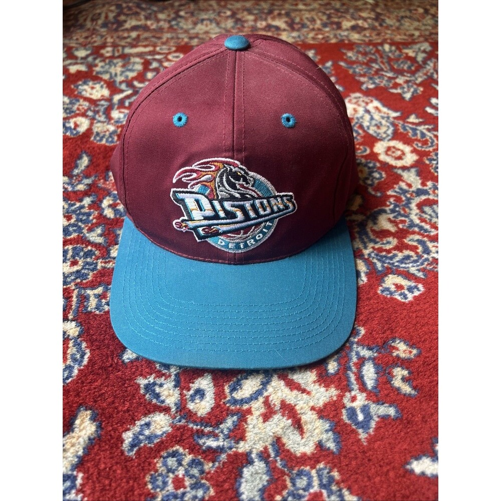 Vintage  NBA Detroit Pistons Burgundy G Cap Two tone Snapback Hat Cap G.C.C.